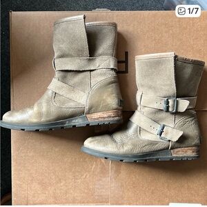 Stylish Tan Leather Boots